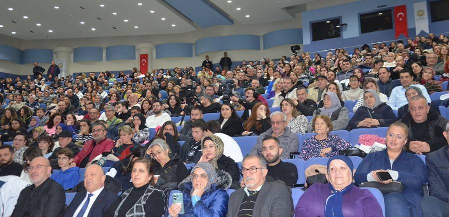 Yöntemli öğrenciler Mevlana'yı andı 7